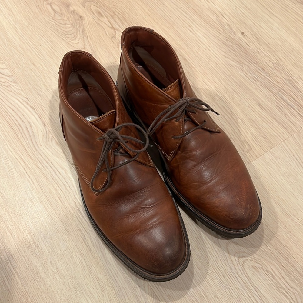 Johnston & Murphy Brown Leather Chukka Boot